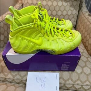 Nike Volt Foamposite size 10.5 men’s used